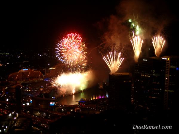 Australia Sydney - Australia Day Fireworks - Darling Harbour - the big one Kembang api Australia Day di Darling Harbour, Sydney.