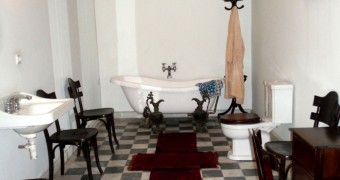 Dari Izmir, Turki: Ini Kamar Mandi atau Kantor? Kamar mandi Kemal Ataturk di kediamannya di Izmir, Turki