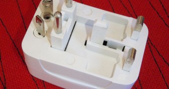 Toko travel gear Universal adapter