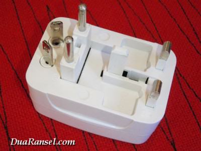 Universal adapter Universal adapter