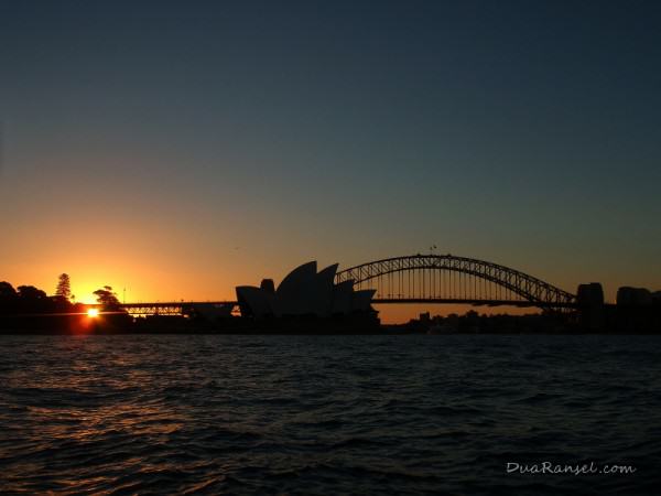 Sunset in Sydney Opera House, NSW, Australia