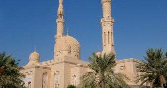 Arsitektur dan Desain Islamik: Turki, Mesir, Maroko, dan UAE Masjid Jumeirah (Dubai, UAE)