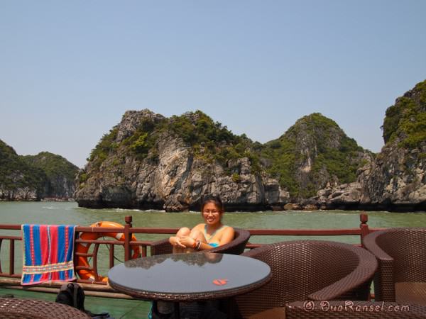 Vietnam Halong Bay 08 - Dina 2R Dina