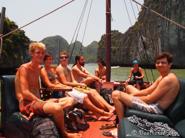 Vietnam Halong Bay 11 - Kapal kecil crappy 2R Kapal kecil crappy