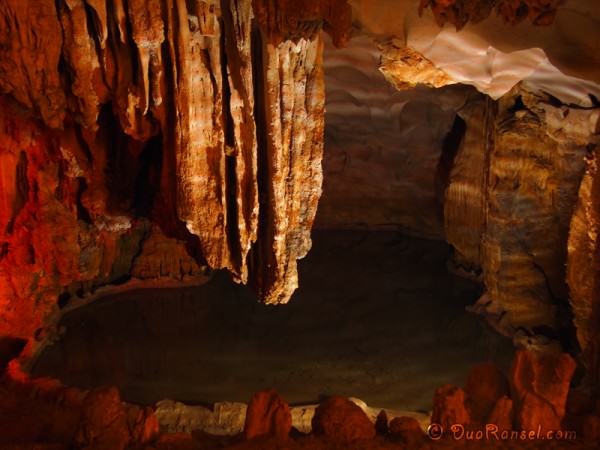 Vietnam Halong Bay 20 - Gua kolam 2R Gua kolam