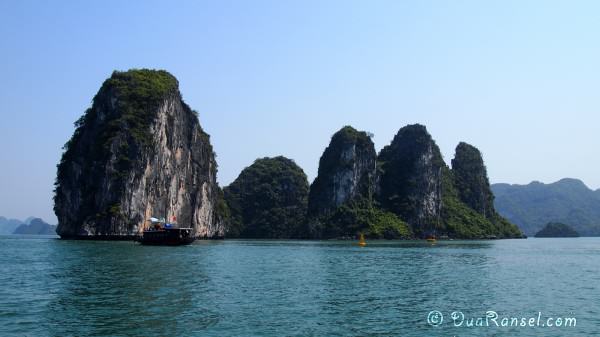 Vietnam Halong Bay 24 - Panorama 2R Halong Bay