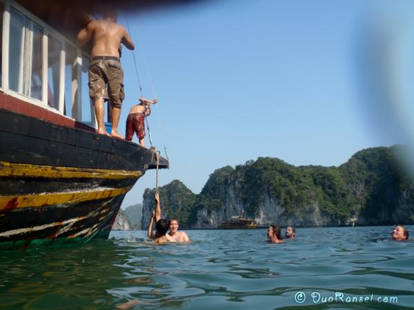 Vietnam Halong Bay 34 - Renang 2R Renang