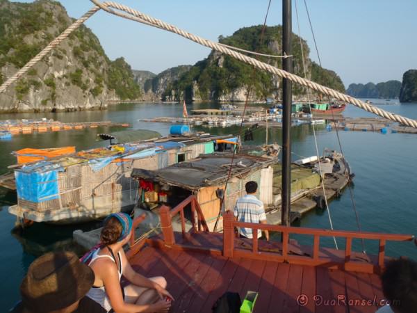 Vietnam Halong Bay 44 - Kapal nabrak 2R Kapal nabrak