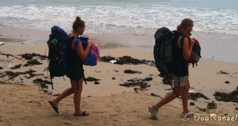 20 Tips Nyaman Berhostel-Ria Philippines - El Nido - Backpackers on the beach