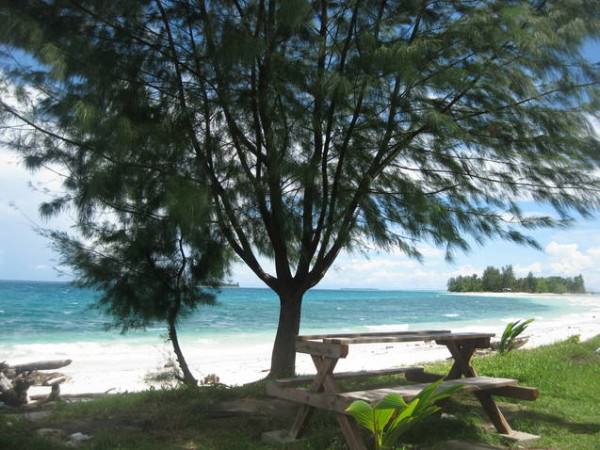 Turnamen Foto Perjalanan - Laut - Dodola Morotai - Christina Eka Turnamen Foto Perjalanan - Laut - Dodola Morotai - Christina Eka