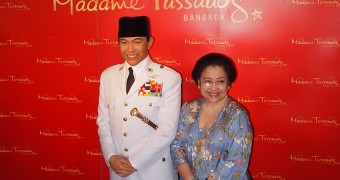 Berjumpa Bung Karno dan Bu Mega Madame Tussauds Bangkok - Soekarno - Megawati
