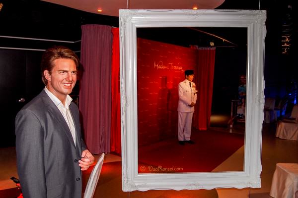 Madame Tussauds Bangkok - Tom Cruise and Soekarno Madame Tussauds Bangkok - Tom Cruise and Soekarno