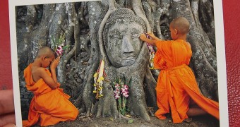 Kartu Pos DuaRansel 112 - Buddha Image Head - Wat Mahathat Ayutthaya Thailand