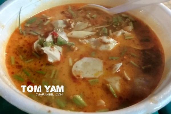 Tom yam kung - Thai shrimp sour and spicy soup
