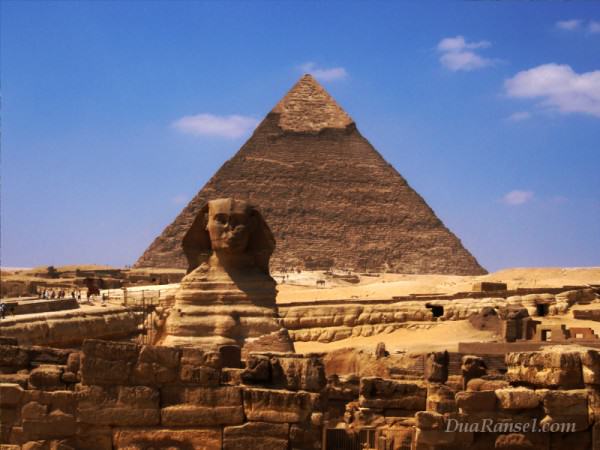 Piramida Khafre dan Sphinx di Giza, Mesir