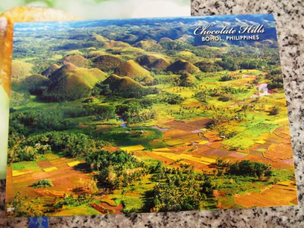 Kartu Pos DuaRansel 37-38 - Chocolate Hills Filipina - Anggeni Nila - Mina Munawaroh