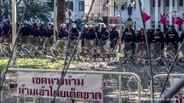 Barb wire in police headquarters siam bangkok thailand riot