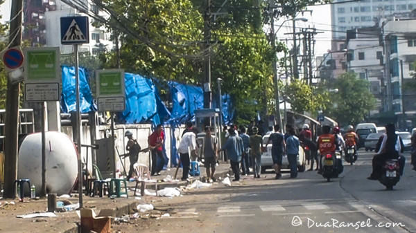 Violence around Rajamangala Stadium Bangkok during riot yellow red shirts